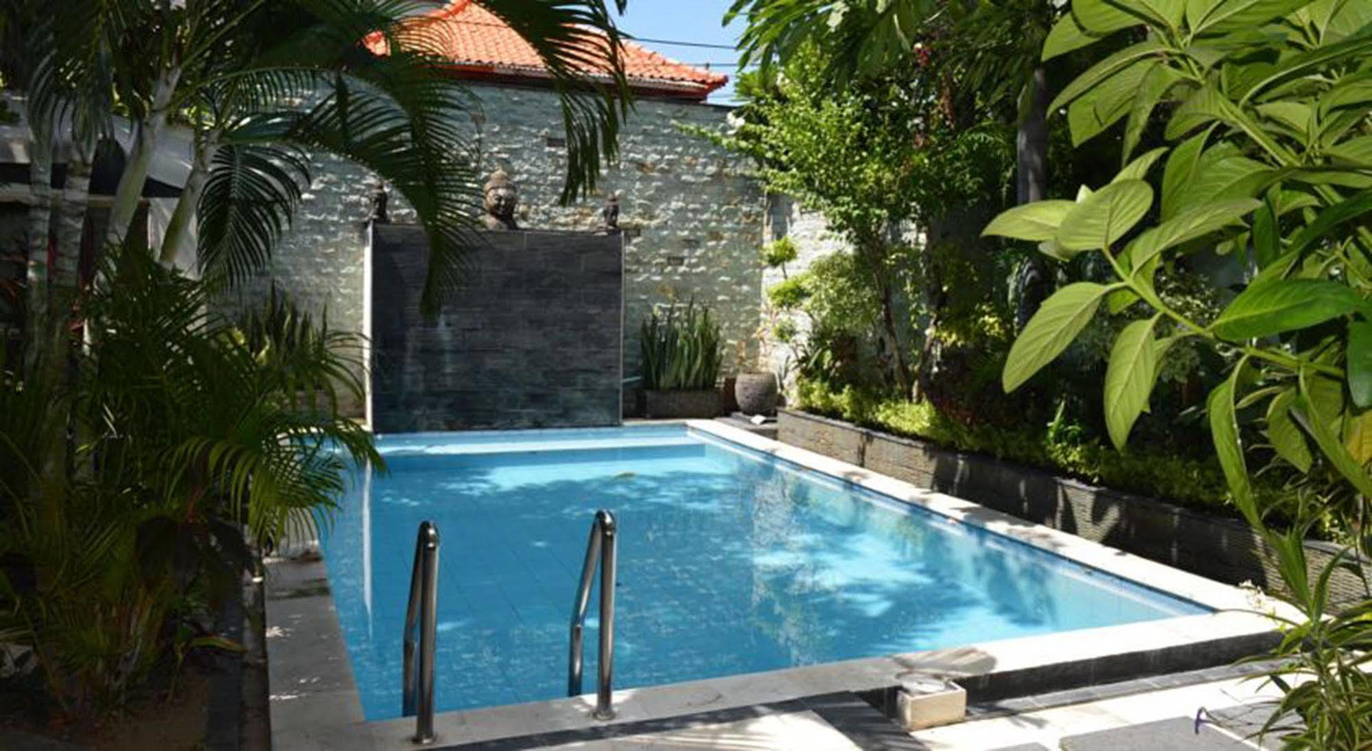 Marinos Place Legian Exteriör bild